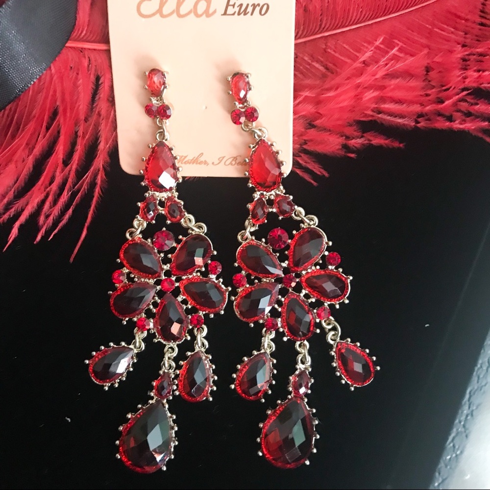 Chandelier fashion earrings red